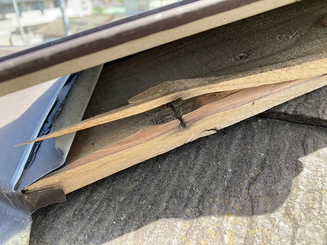 棟板金のヌキ板